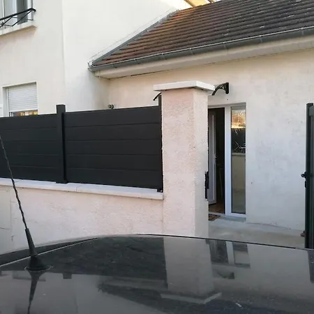 Maisonnette Proche De Lyon 梅济约