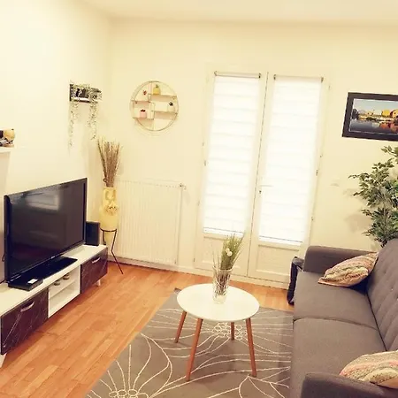 Maisonnette Proche De Lyon Holiday home *