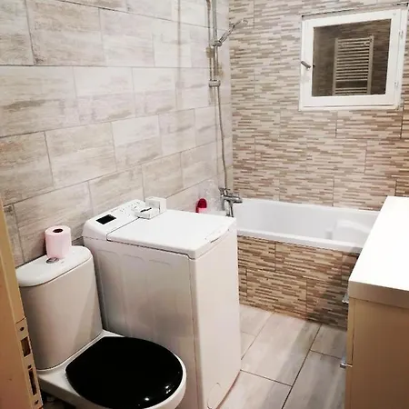 度假居 Maisonnette Proche De Lyon *