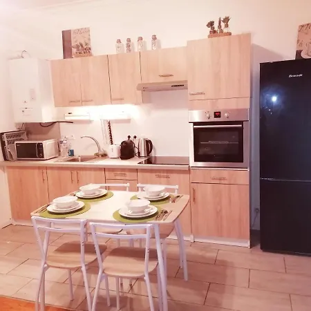 Maisonnette Proche De Lyon מייזיו